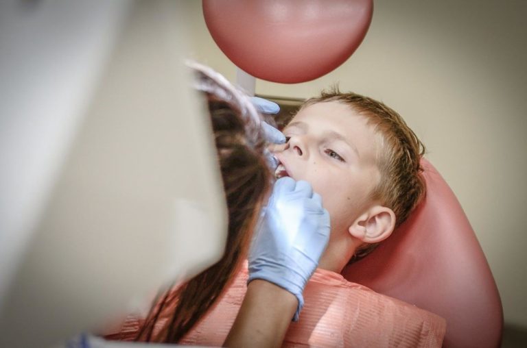 Regularnie umawiaj się na wizyty u stomatologa