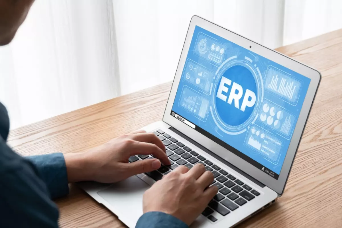 Myślisz o wdrożeniu systemu ERP w swojej firmie? Sprawdź, jak to przebiega!